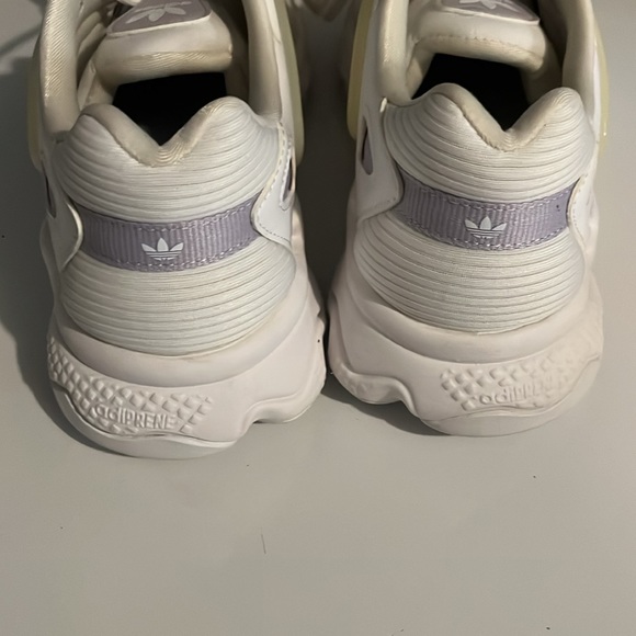 NWT Adidas Sneakers 8 1/2 - Picture 4 of 8